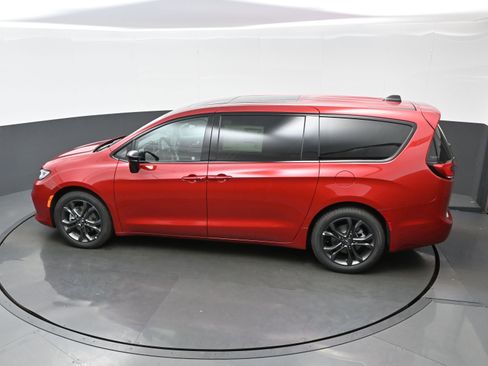 New 2026 Chrysler Pacifica Select image 20