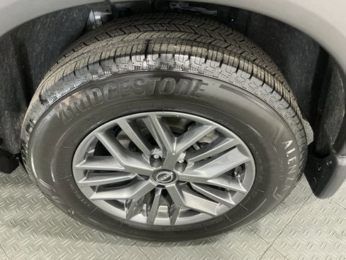 Used 2025 Nissan Rogue S image 26