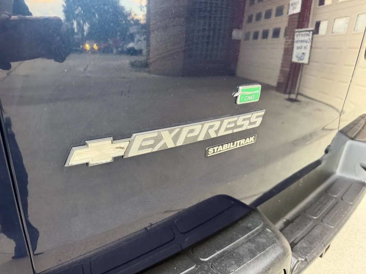 Used 2015 Chevrolet Express 2500 w/ Cold Climate Package RWD image 9