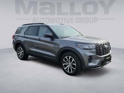 Certified 2025 Ford Explorer ST-Line AWD/4WD image 7