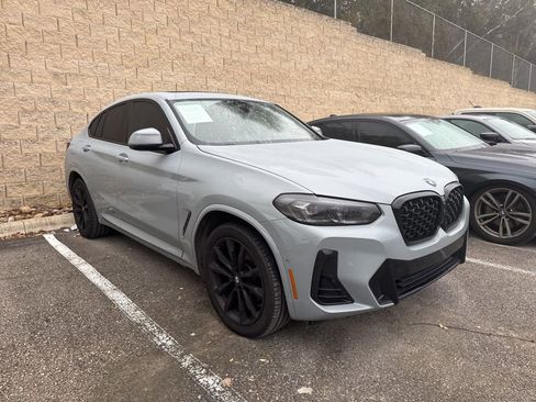 Certified 2024 BMW X4 xDrive30i w/ Premium Package image 2