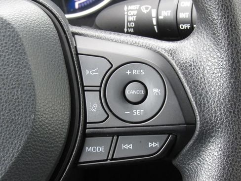 Certified 2025 Toyota RAV4 XLE AWD/4WD image 25