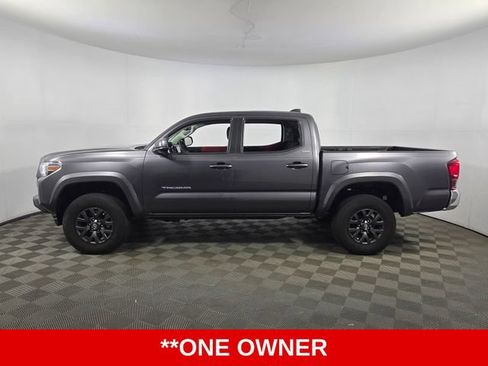 Used 2022 Toyota Tacoma SR5 AWD/4WD image 5