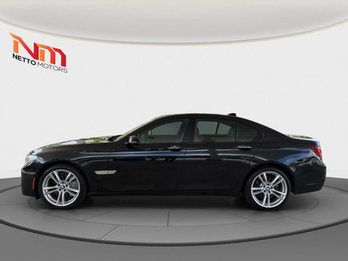 Used 2014 BMW 740i image 2