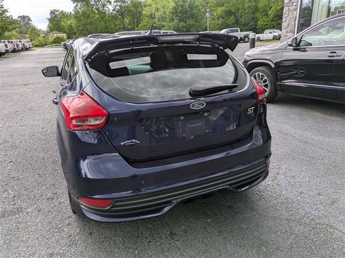 Used 2016 Ford Focus ST FWD image 4