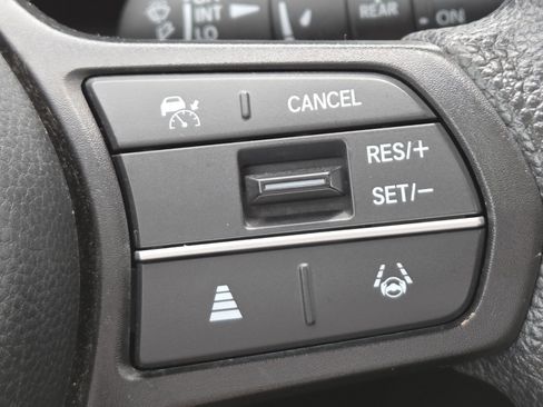 Used 2023 Honda CR-V EX image 8