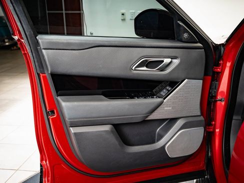 Used 2022 Land Rover Range Rover Velar R-Dynamic S image 23