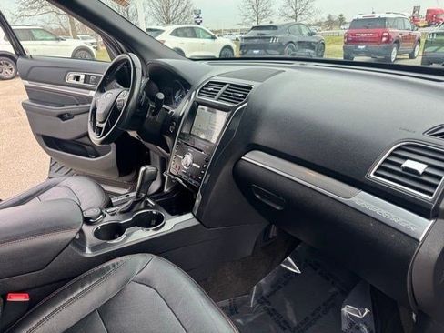Used 2017 Ford Explorer Sport image 40