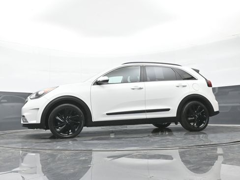 Used 2019 Kia Niro S Touring image 41