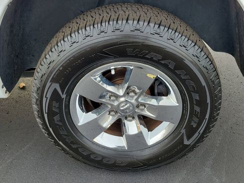 Used 2017 RAM 1500 Classic SLT image 5