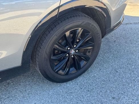 Used 2025 Buick Envista Sport Touring image 29