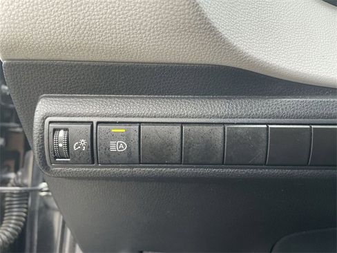 Used 2021 Toyota Corolla SE image 34
