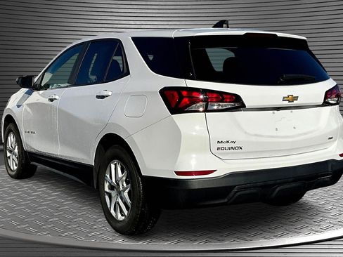 Used 2023 Chevrolet Equinox LS w/ LS Convenience Package image 4