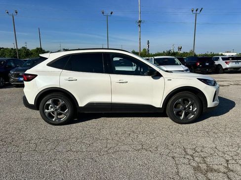 New 2026 Ford Escape ST-Line w/ Cold Weather Package FWD image 2