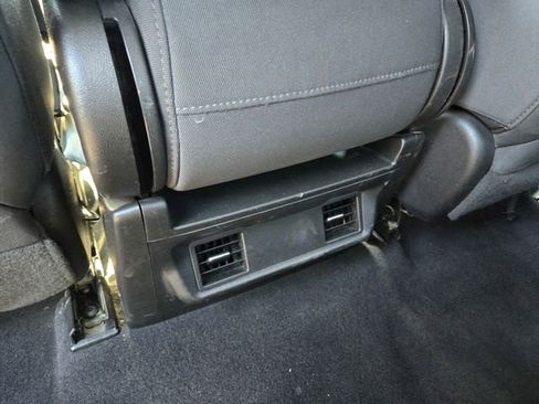 Used 2020 Chevrolet Silverado 1500 LT AWD/4WD image 13