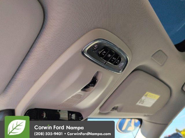 Used 2021 Volvo XC60 T5 Momentum AWD/4WD image 21