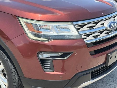 Used 2018 Ford Explorer XLT w/ Equipment Group 201A AWD/4WD image 10