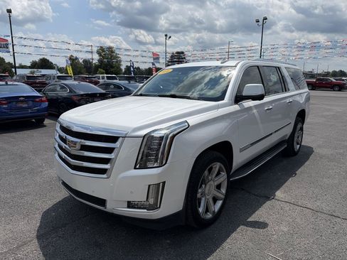 Used 2016 Cadillac Escalade ESV Luxury AWD/4WD image 11