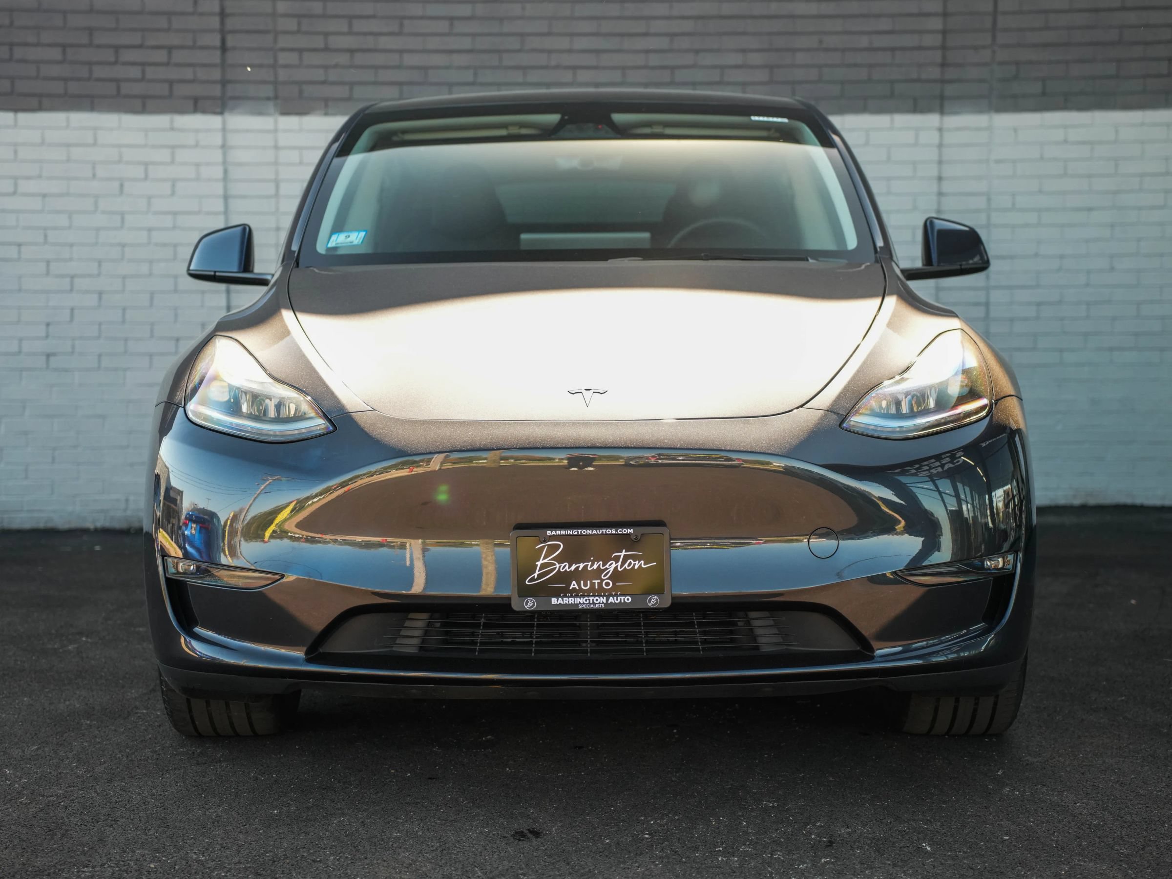 Used 2024 Tesla Model Y Long Range AWD/4WD image 2