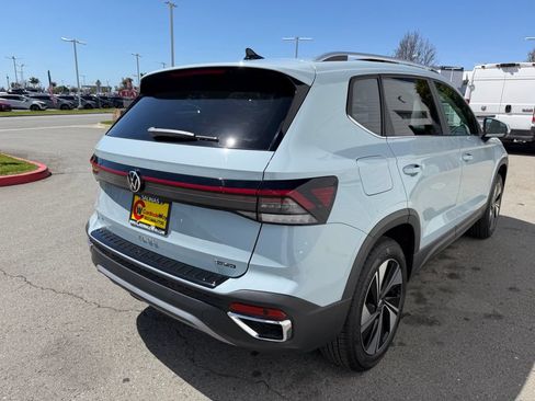 New 2026 Volkswagen Taos SE AWD/4WD image 6
