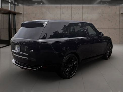 Used 2023 Land Rover Range Rover SE image 8