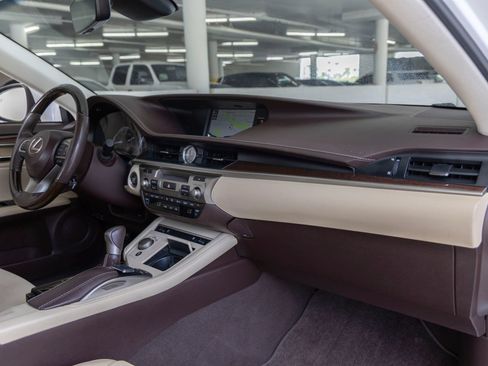 Used 2018 Lexus ES 350 w/ Navigation System Package FWD image 25