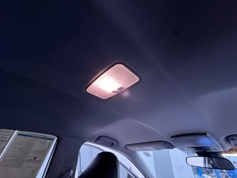 Used 2021 Toyota Camry SE image 40