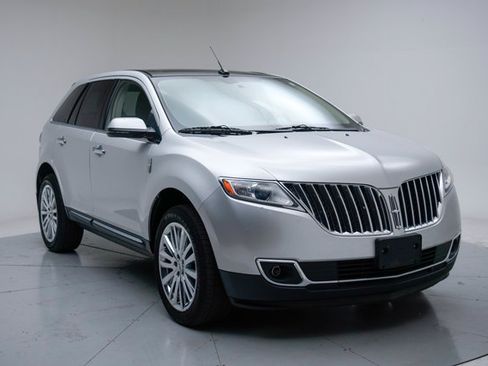 Used 2013 Lincoln MKX AWD image 9