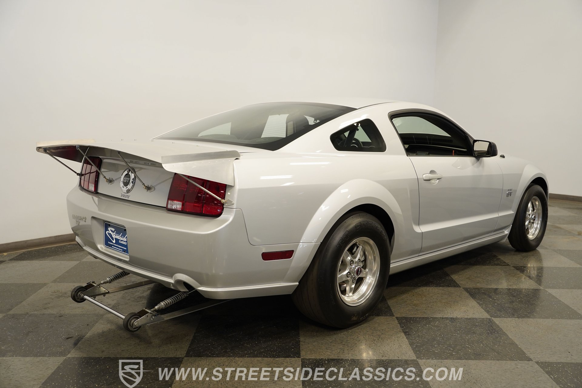 Used 2006 Ford Mustang GT RWD image 12