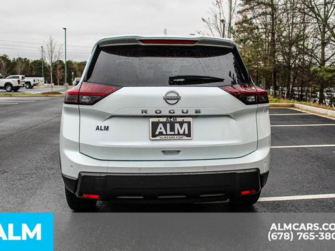 Used 2025 Nissan Rogue SV image 10