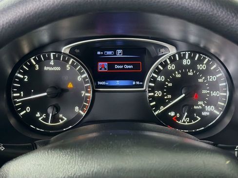 Used 2020 Nissan Pathfinder S image 13