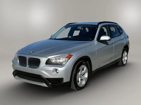 Used 2014 BMW X1 sDrive28i RWD image 2