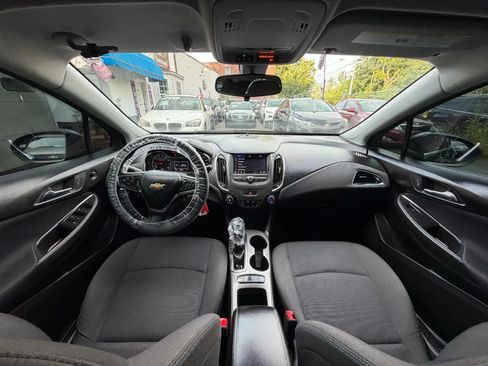 Used 2019 Chevrolet Cruze LT FWD image 41