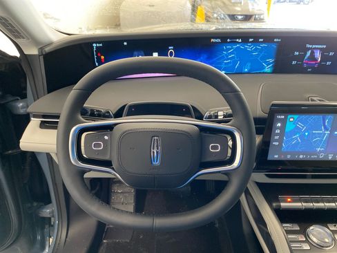 New 2026 Lincoln Nautilus Reserve image 17