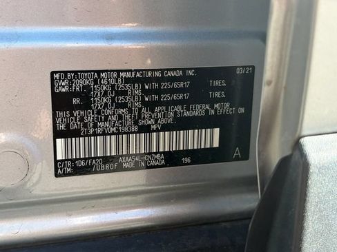 Used 2021 Toyota RAV4 XLE w/ Convenience Package AWD/4WD image 25