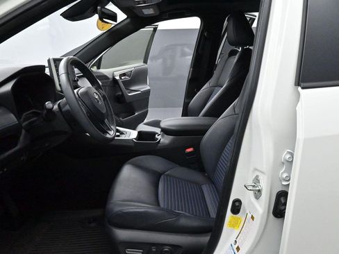 Used 2022 Toyota RAV4 XSE AWD/4WD image 13