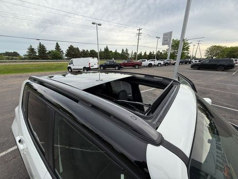 Used 2020 Jeep Renegade Altitude AWD/4WD image 18