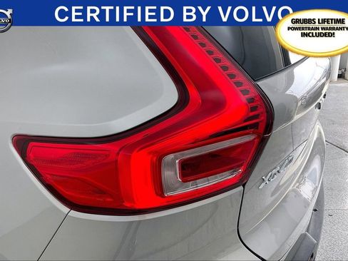 Certified 2025 Volvo XC40 B5 Plus image 41