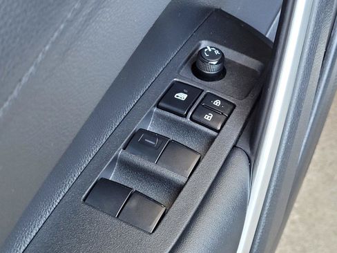 Used 2023 Toyota Corolla Cross XLE FWD image 19