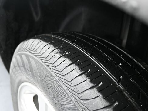 Used 2022 Chevrolet Trax LT w/ LT Convenience Package image 26