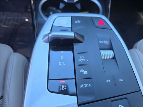 Used 2025 BMW X1 xDrive28i image 19