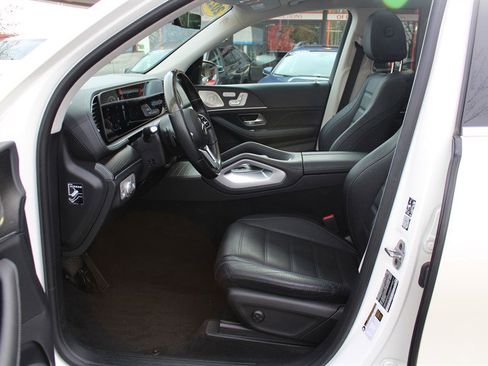 Used 2022 Mercedes-Benz GLS 450 4MATIC image 28