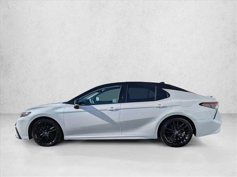 Used 2021 Toyota Camry XSE image 8