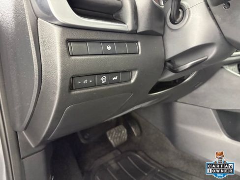 Used 2025 Nissan Rogue SV AWD/4WD image 16