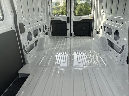 New 2025 Ford Transit 250 148 Medium Roof image 22