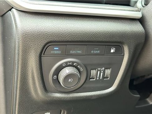 Used 2023 Jeep Grand Cherokee 4WD 4xe image 12