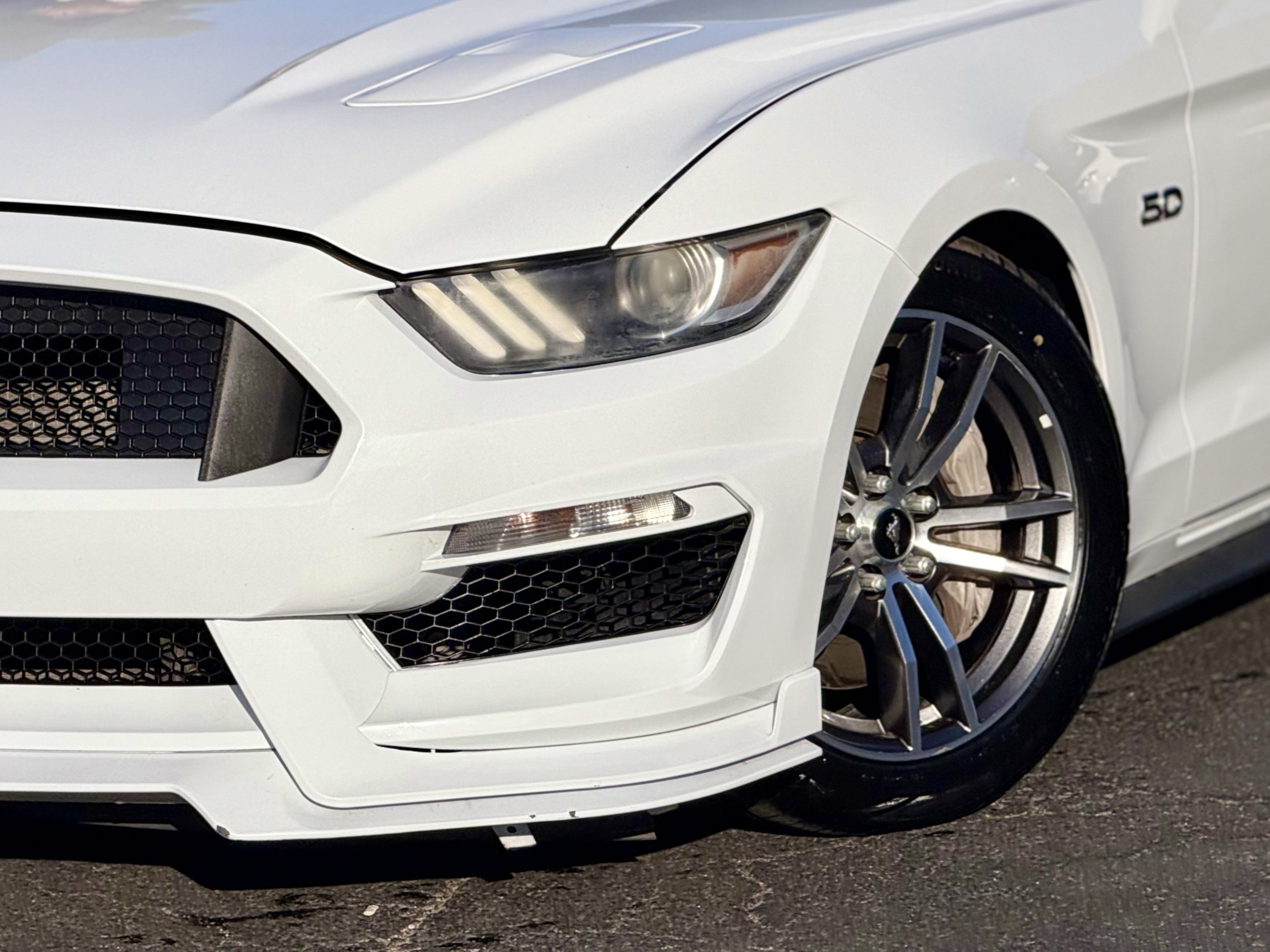 Used 2017 Ford Mustang GT Premium RWD image 8