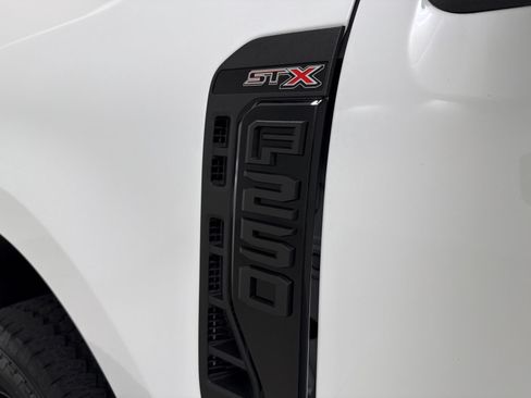 Used 2023 Ford F250 XL w/ STX Appearance Package AWD/4WD image 15