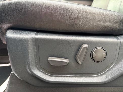 Used 2021 Ford F250 Lariat w/ Chrome Package image 21