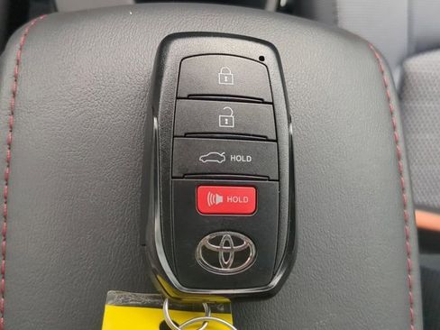 Used 2025 Toyota Corolla SE image 26